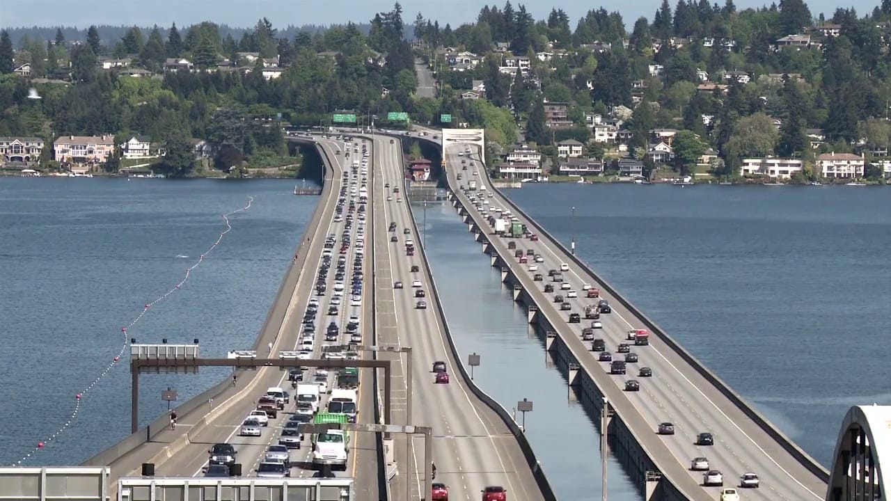 Sunday Video: Light Rail Over The I-90 Floating Bridge