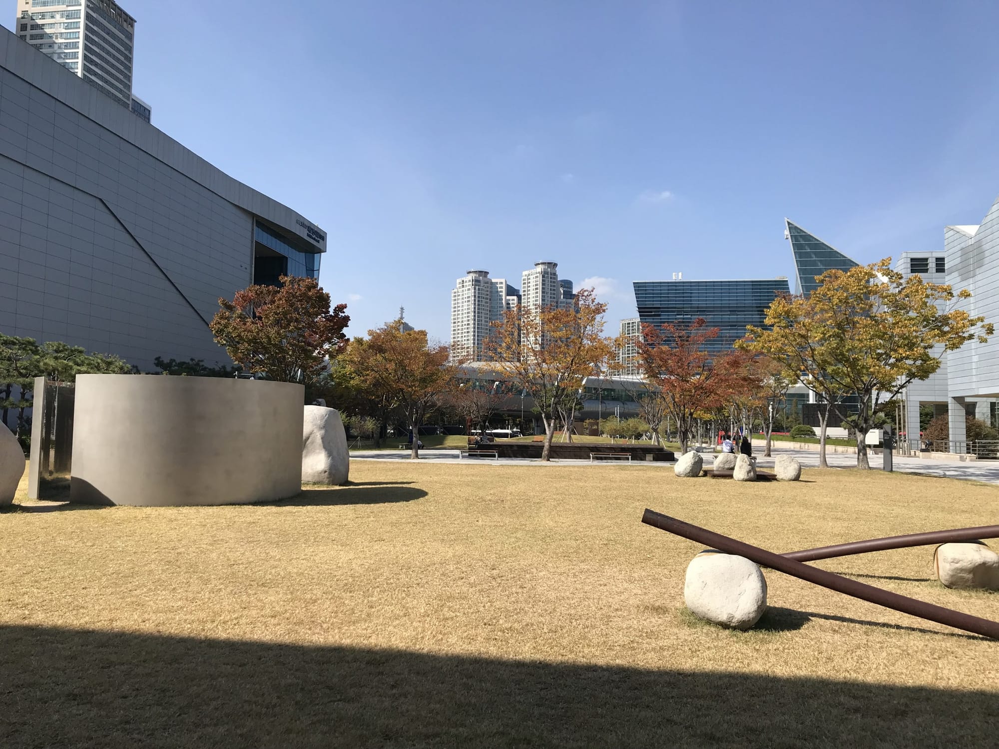 What We’re Reading: Amazon, Corporate Welfare King, F on Shoveling, and Setting the Bar