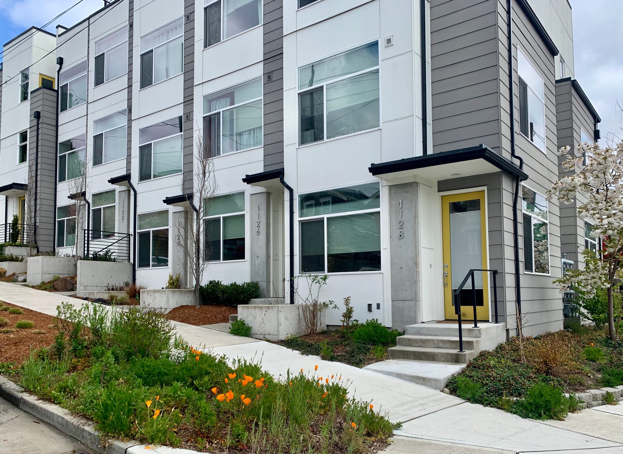 Contemporary rowhouse style townhomes. (Photo by author)