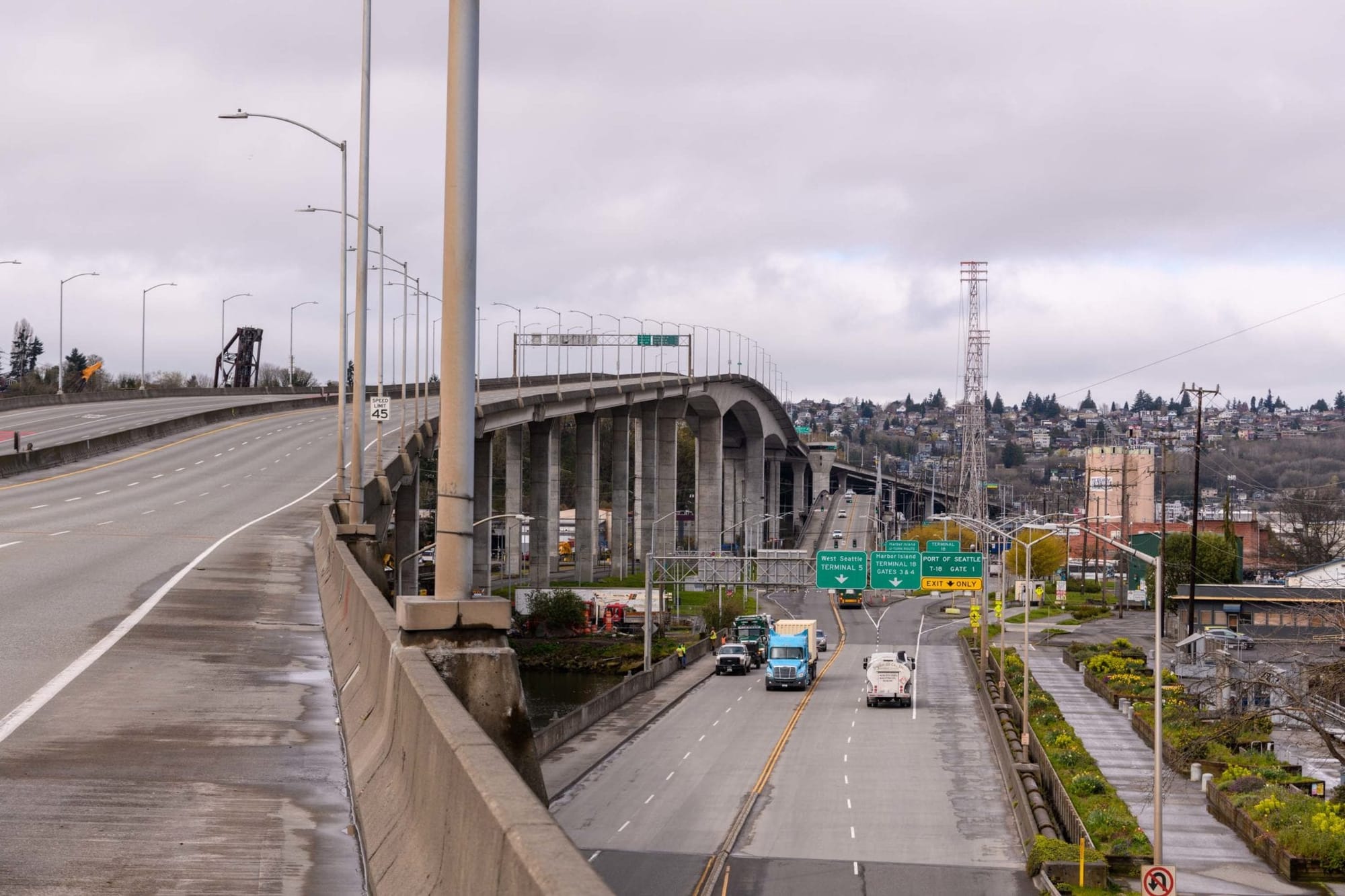                      The West Seattle Freeway Should Not Be Rebuilt
                     