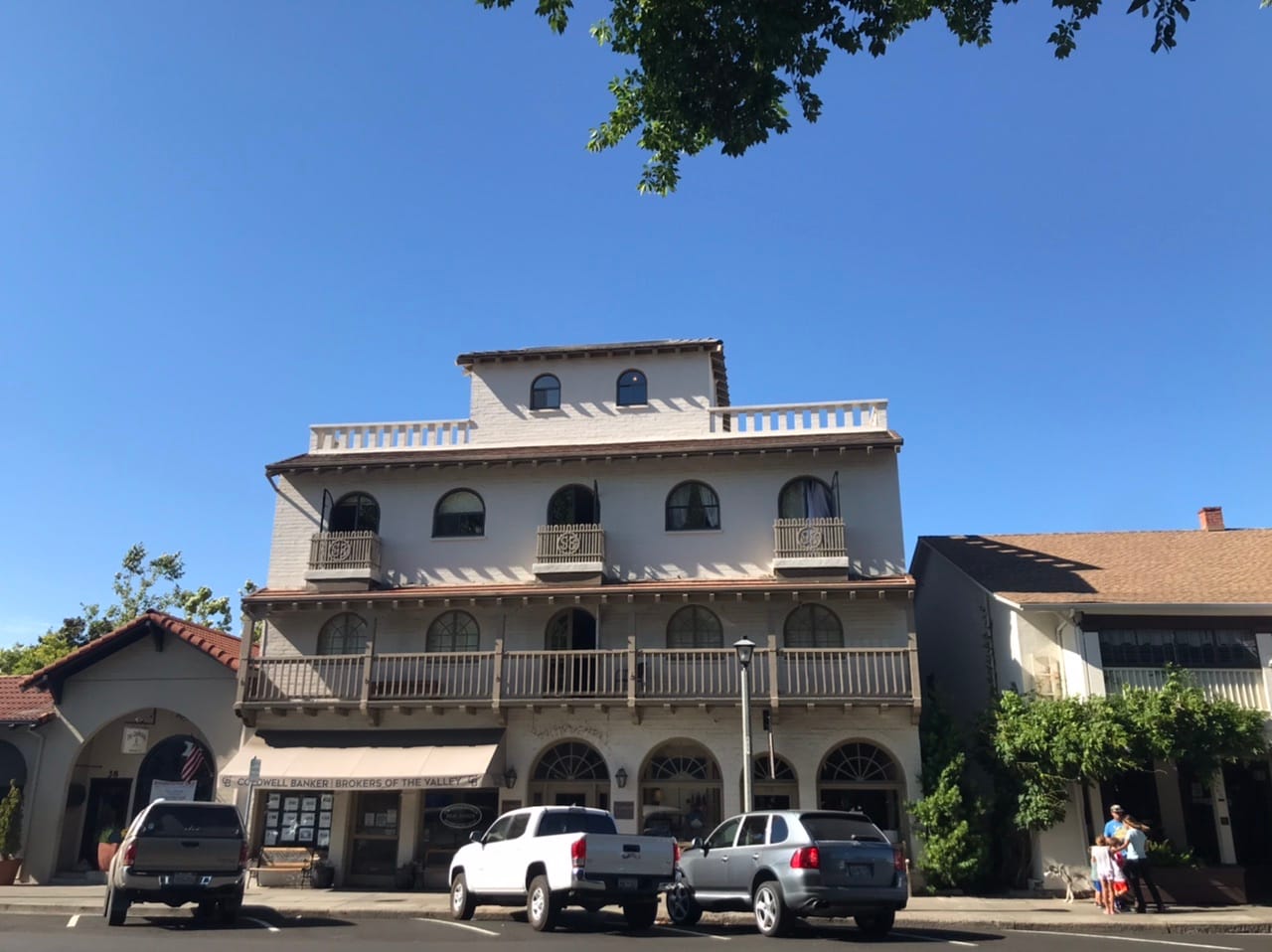 What We’re Reading: Double-Decker, Parkless, and Busy Streets