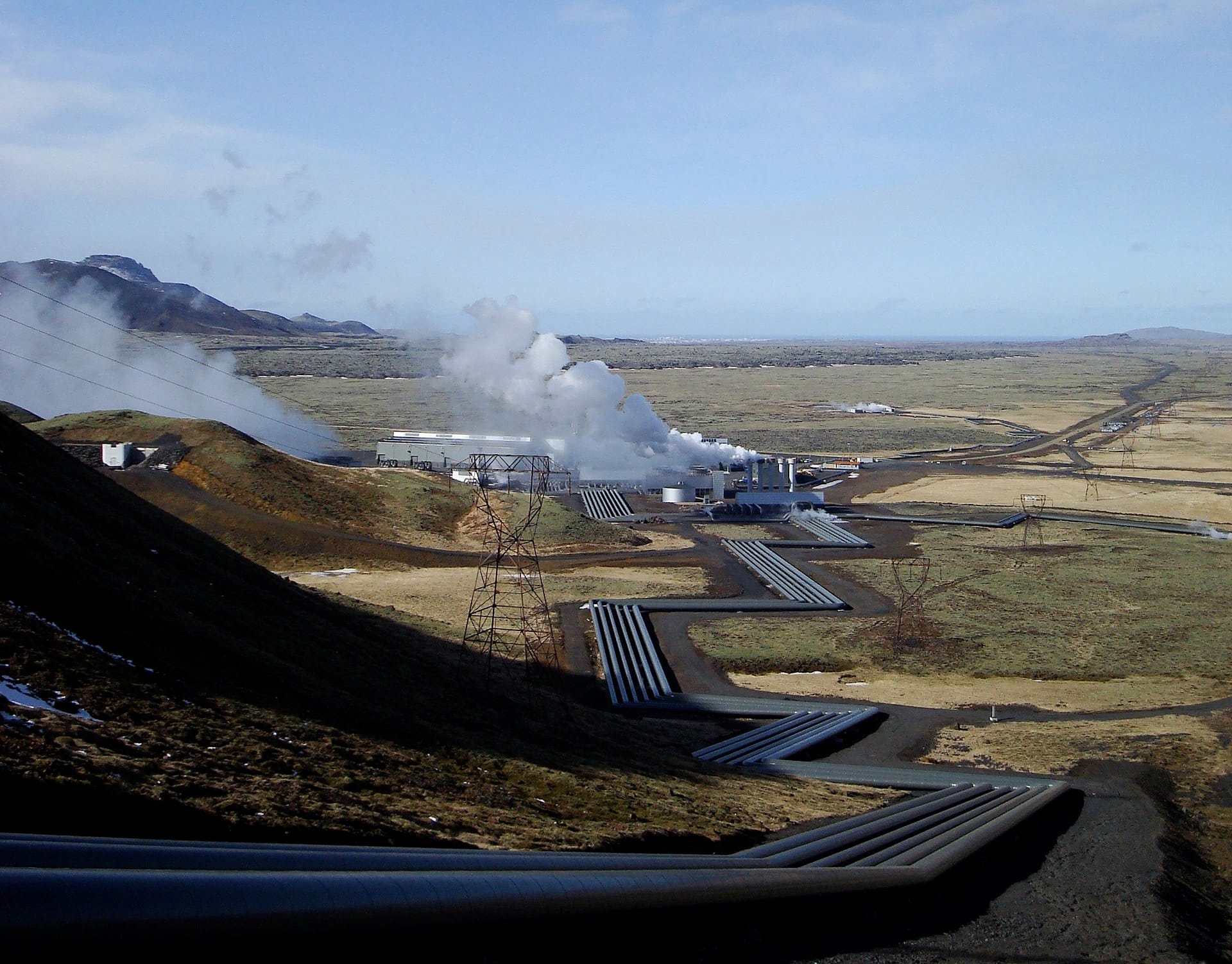 The Hellisheiði Power Station that uses geothermal energy to provide electricity and hot water for Reykjavík. (Credit: ThinkGeoEnergy)
