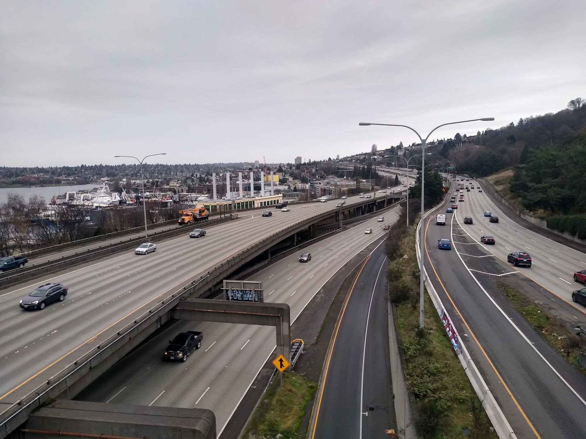 
                     I-5 express lanes and general purposes lane stacked between Capitol Hill and Lake Union.
                     