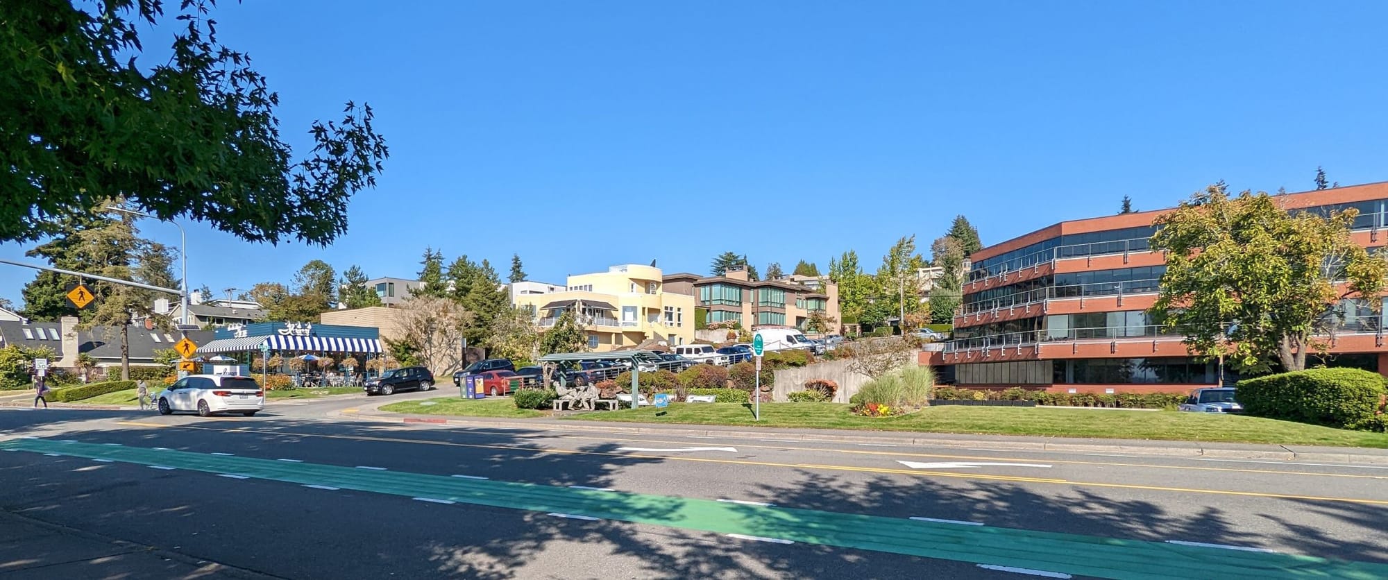 Kirkland Smaller Development Node Spotlight: A Jumble of Car-centric and Smart Density