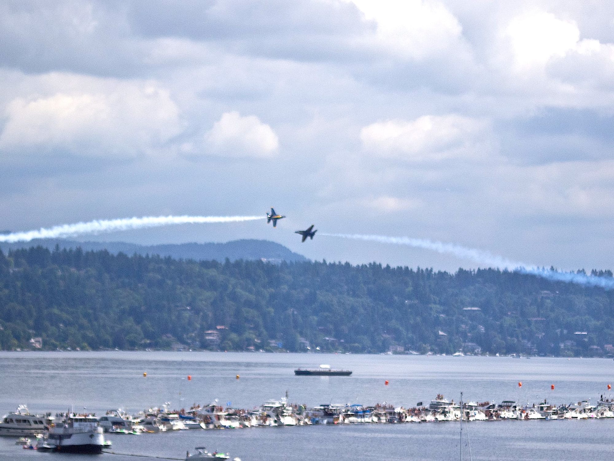 Op-Ed: It’s Time for Seattle to Cancel the Blue Angels
