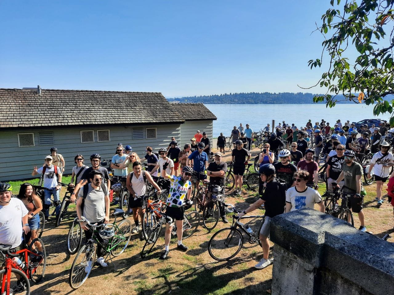 Two Hundred Plus Turn Out for Urbanist Bike Ride on Lake Washington Boulevard