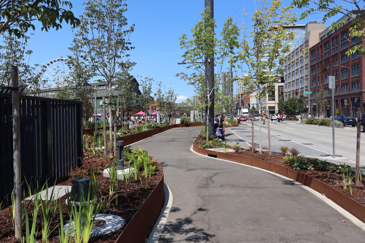 Seattle’s Waterfront Bike Path Won’t Open Until This Winter