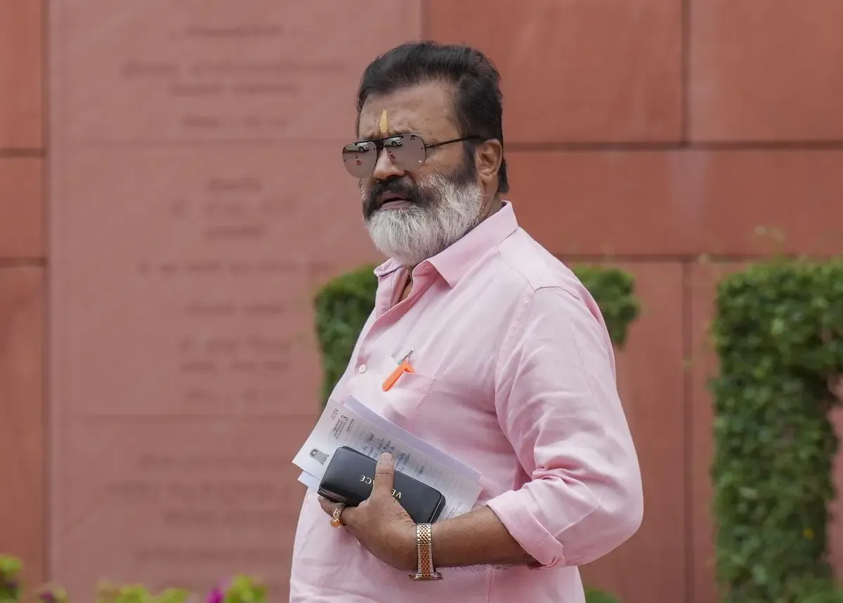 'തര്‍ക്കം കുട്ടികളുടെ ഭാവിയെ ബാധിക്കരുത്', പിഎംശ്രീ പദ്ധതിയില്‍ യുഡിഎഫ് സര്‍ക്കാരിന്റെ നിലപാടിനെ സ്വാഗതം ചെയ്ത് കേന്ദ്രമന്ത്രി സുരേഷ് ഗോപി