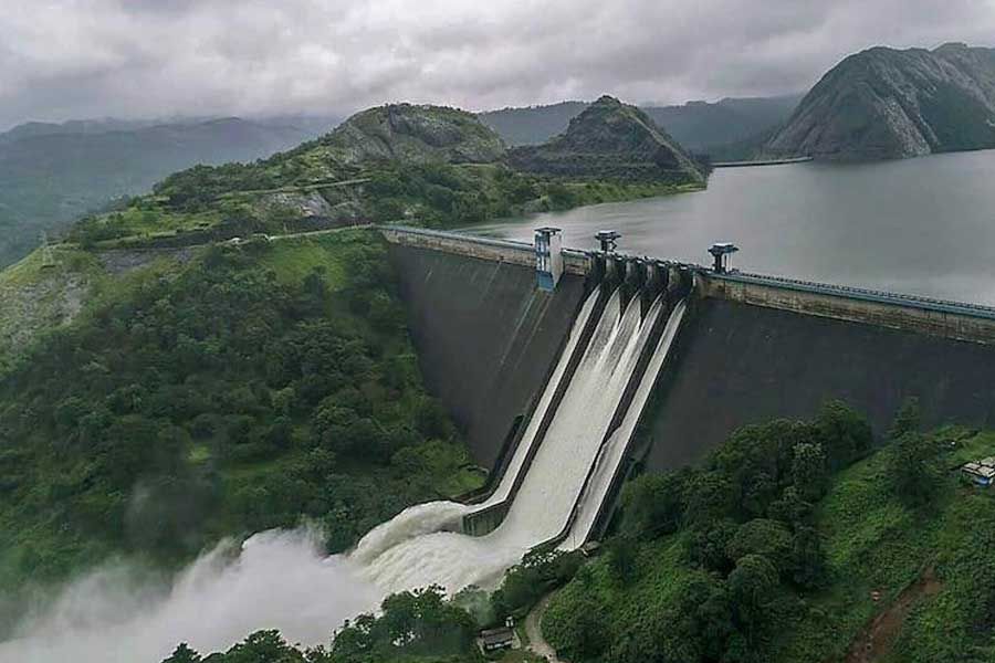 മുല്ലപ്പെരിയാറിൽ പുതിയ ഡാം വേണം; കേരളത്തിന് സുരക്ഷ, തമിഴ്നാടിന് വെള്ളമെന്ന് ഡീൻ കുര്യാക്കോസ്
