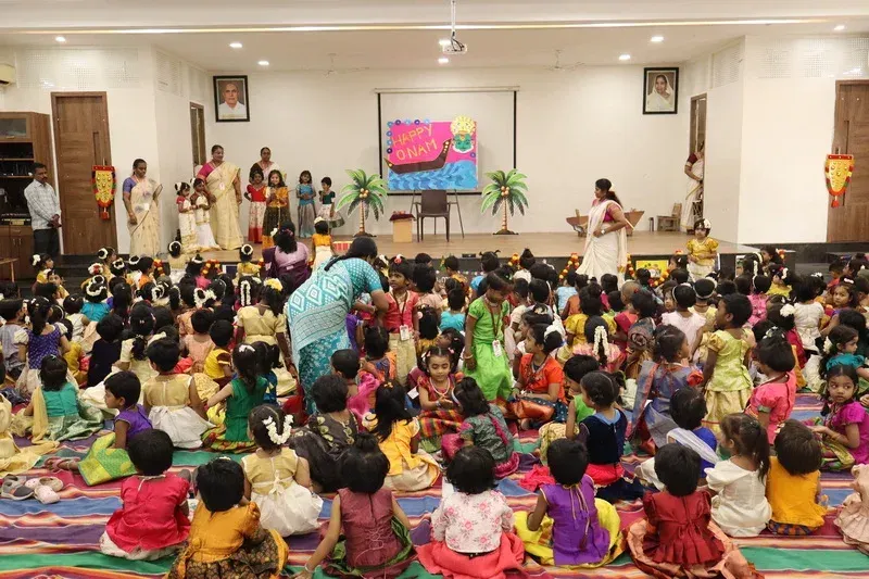 സംസ്ഥാനത്തെ സ്കൂളുകൾക്ക് ഓണാവധി ഓഗസ്റ്റ് 22 മുതൽ; സെപ്റ്റംബർ 1ന് മുമ്പ് ക്ലാസുകൾ പുനരാരംഭിക്കും