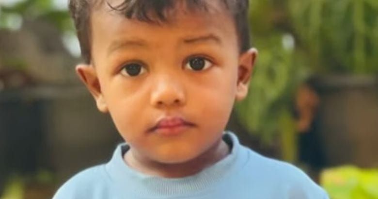 മിക്സ്ചർ കഴിക്കുന്നതിനിടെ കപ്പലണ്ടി തൊണ്ടയിൽ കുടുങ്ങി; മൂന്ന് വയസുകാരന് ദാരുണാന്ത്യം