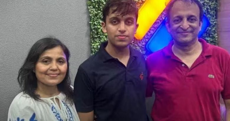 നീറ്റ് യുജി 2026 ഒന്നാം റാങ്കുകാരൻ ആര്യൻ ഗുപ്ത; ഓങ്കോളജിസ്റ്റാകണമെന്ന സ്വപ്നത്തിന് പിന്നിൽ മുത്തശ്ശിയുടെ ഓർമ്മകൾ