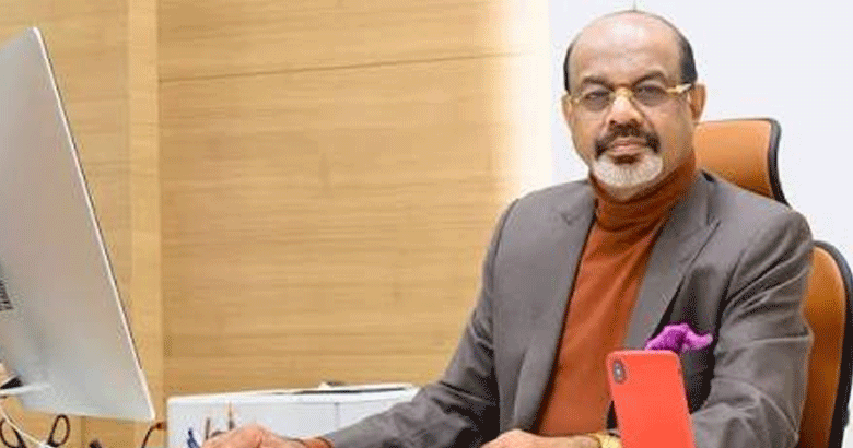 നിങ്ങള്‍ ധരിക്കുന്നത് വെറുമൊരു ചെരുപ്പല്ല, നിങ്ങളുടെ ആരോഗ്യമാണ്!  പാദരക്ഷകള്‍ നിങ്ങളുടെ ആരോഗ്യവും ജീവിതവും മാറ്റിയെഴുതുന്നത് എപ്രകാരം? ഡോ തോമസ് കോയാട്ട് എഴുതുന്നു