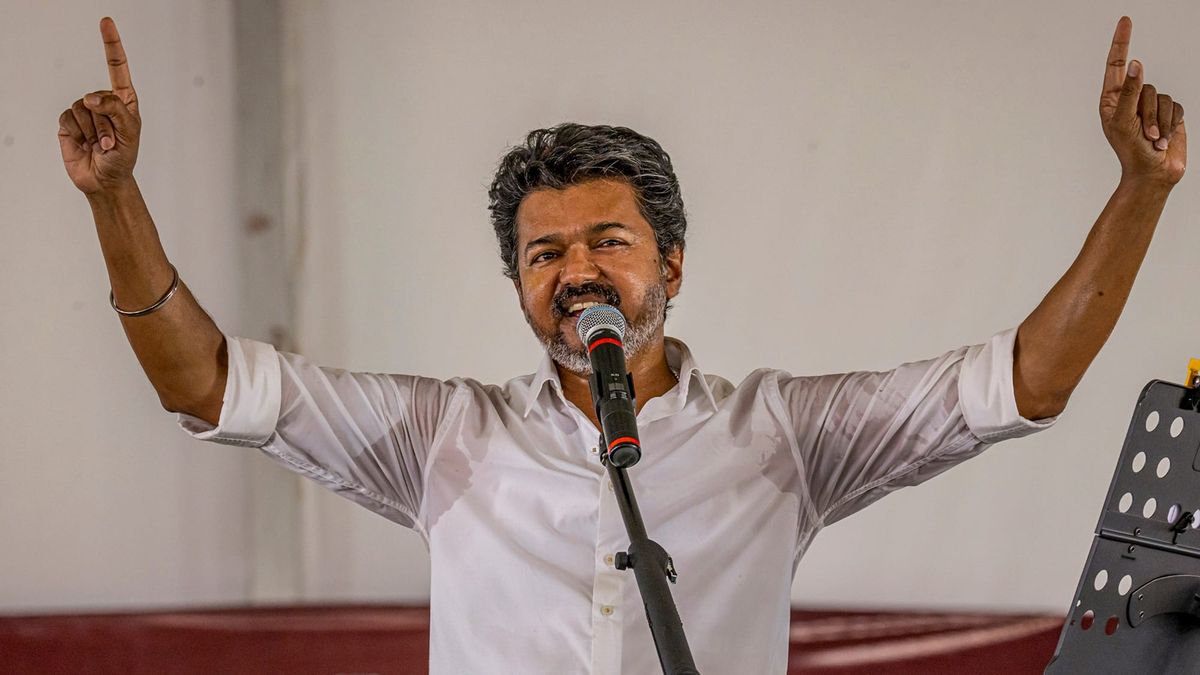 കാവേരി വിവാദം: കർണാടക സന്ദർശനത്തിന് മുൻപ് വിജയ്‌ക്കെതിരെ തമിഴ്നാട്ടിൽ പ്രതിഷേധം
