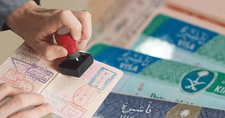 സൗദിയിൽ വിസ കാലാവധി കഴിഞ്ഞവർക്ക് മുന്നറിയിപ്പ്: കനത്ത പിഴയും ജയിൽശിക്ഷയും, നിയമലംഘകരെ അറിയിക്കാൻ പ്രത്യേക നമ്പറുകൾ