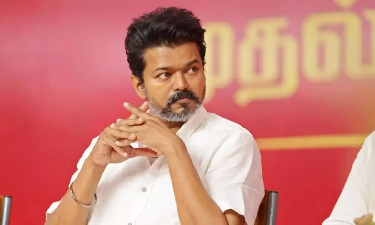 മണിക്കൂറുകളുടെ കാത്തിരിപ്പിന് ഒടുവിൽ നിരാശ; ലണ്ടനിലെ വിജയ് പരിപാടി മുടങ്ങി