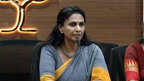 രാഹുൽ ഗാന്ധിക്കെതിരായ കേസ്; സർക്കാരിനെതിരെ ഇരട്ടനീതി ആരോപിച്ച് ആർ ശ്രീലേഖ