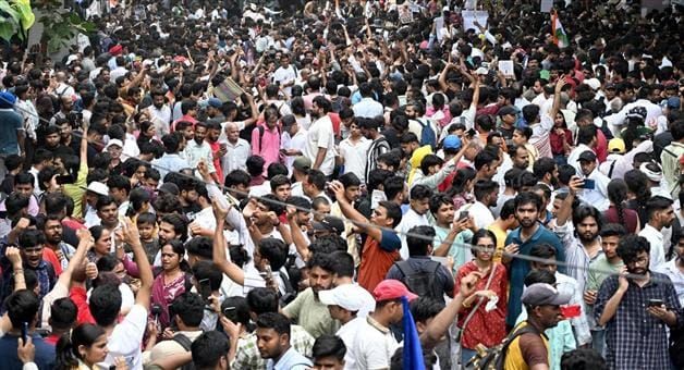 സിജെപിസമരത്തിൽ പങ്കെടുത്ത അധ്യാപകനെ ജോലിയിൽ നിന്ന് പുറത്താക്കി, പരാതി