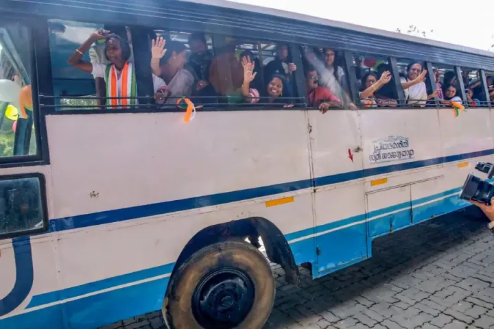 സൗജന്യ ടിക്കറ്റിന്റെ മറവിൽ പണപ്പിരിവെന്ന് പരാതി; കെഎസ്ആർടിസി പ്രിയദർശിനി ബസുകളിൽ പരിശോധന കടുപ്പിക്കുന്നു