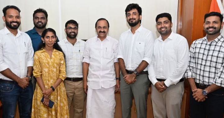 വിക്രം-1 ദൗത്യത്തിന് പിന്നിൽ മലയാളി കരുത്ത്; സ്കൈറൂട്ട് എൻജിനീയർമാരെ മുഖ്യമന്ത്രി അഭിനന്ദിച്ചു