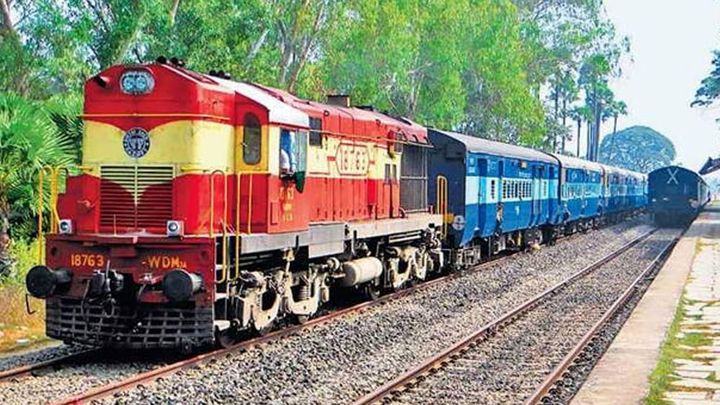 ഓണത്തിരക്ക് നേരിടാൻ പ്രത്യേക ട്രെയിനുകൾ; ചെന്നൈയിൽ നിന്ന് കൊല്ലത്തേക്കും മംഗളൂരുവിലേക്കും സർവീസ്