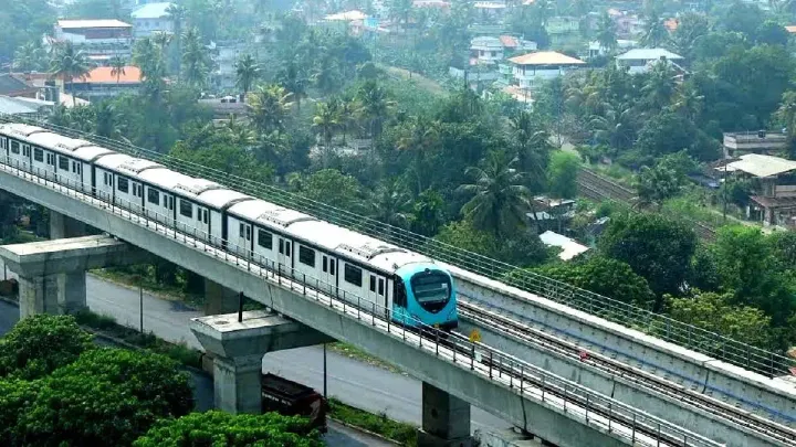 വിമാനത്താവളത്തിലൂടെ അങ്കമാലിയിലേക്ക് മെട്രോ; പുതിയ റൂട്ടിൽ 15 സ്റ്റേഷനുകൾ