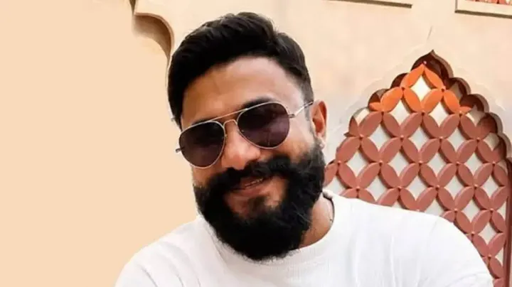 പാട്ടുവേദികൾ കീഴടക്കാനെത്തി, മടങ്ങിയത് ജീവനില്ലാതെ; നിസാർ വയനാടിന്റെ വേർപാടിൽ പ്രവാസലോകം