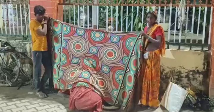 ജാതിയുടെ പേരിൽ ചികിത്സ നിഷേധിച്ചു, ആശുപത്രിക്ക് പുറത്ത് പ്രസവിച്ച് യുവതി