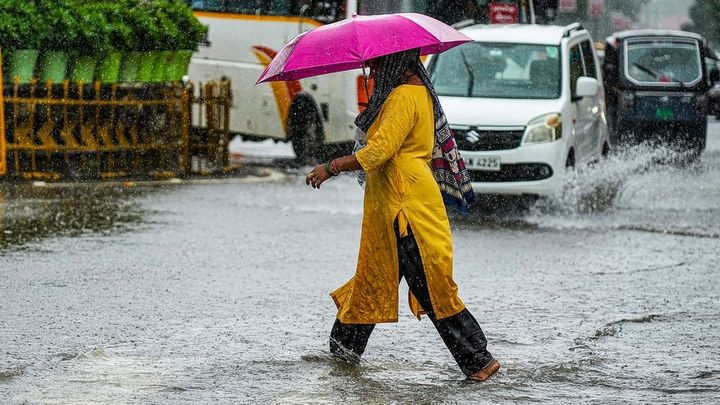 ഇടിമിന്നലോടുകൂടിയ മഴയ്ക്ക് സാധ്യത; ശനിയാഴ്ച വരെ ജാഗ്രത, നാല് ജില്ലകളിൽ യെല്ലോ അലർട്ട്