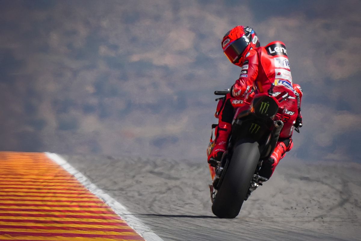 HOT SHOTS: Hurry up guys.