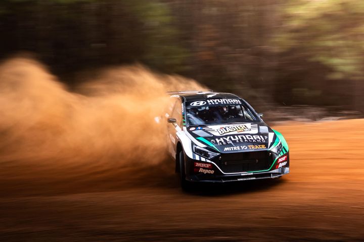 HOT SHOTS: Red dirt racer