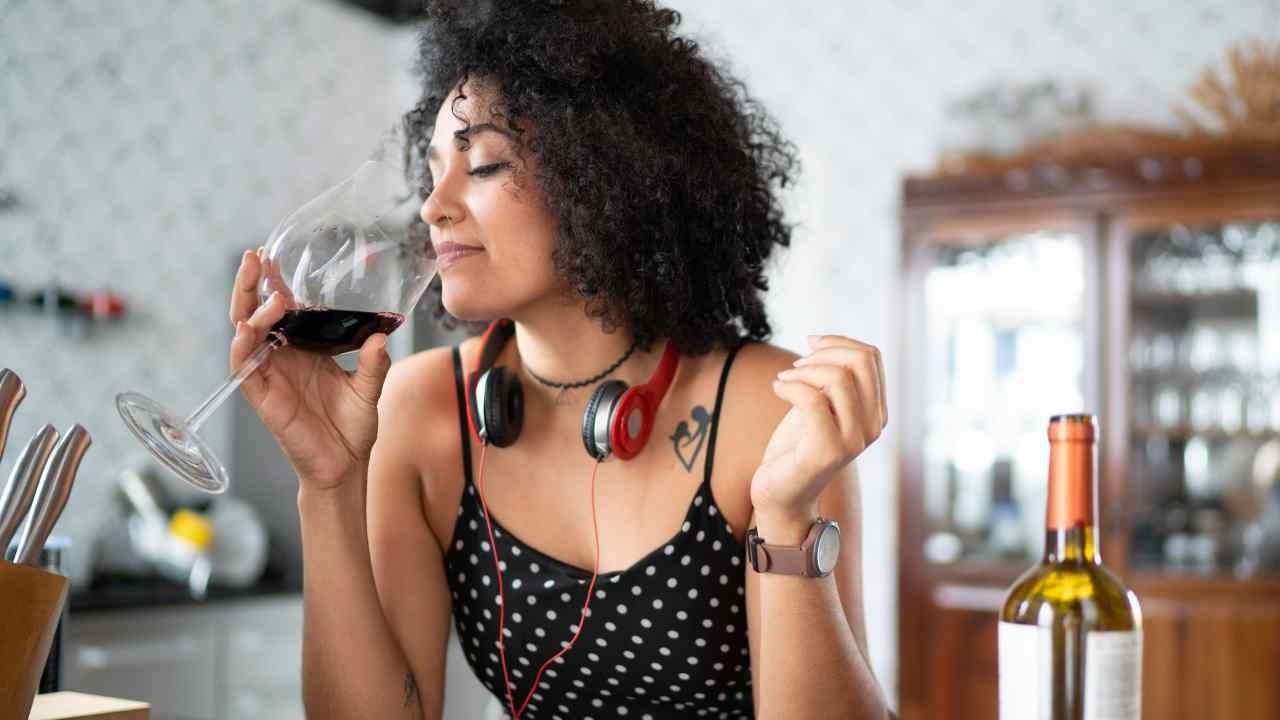 Does alcohol age your skin