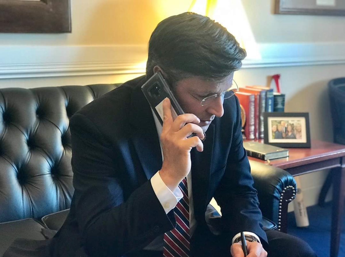 新议长拿起了老剧本