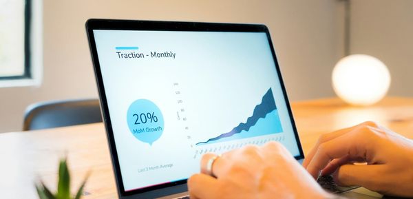 THE 6 SLIDES INVESTORS ACTUALLY STOP ON