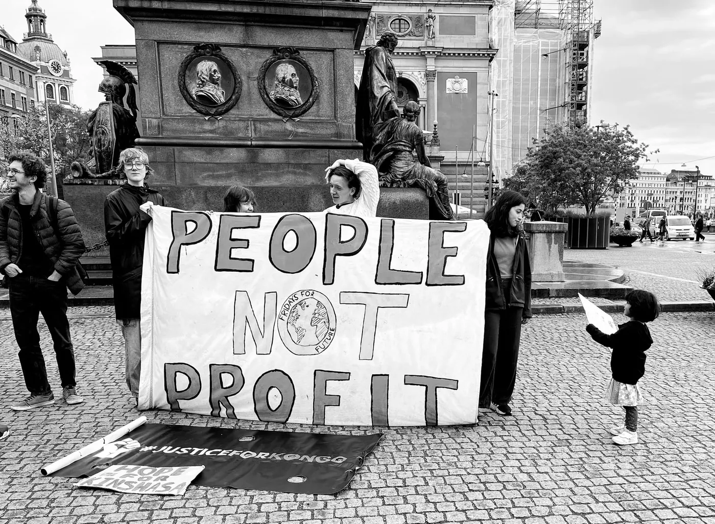 (twenty)five friday finds: lessons🌏 from🌎 circling🌍 the globe