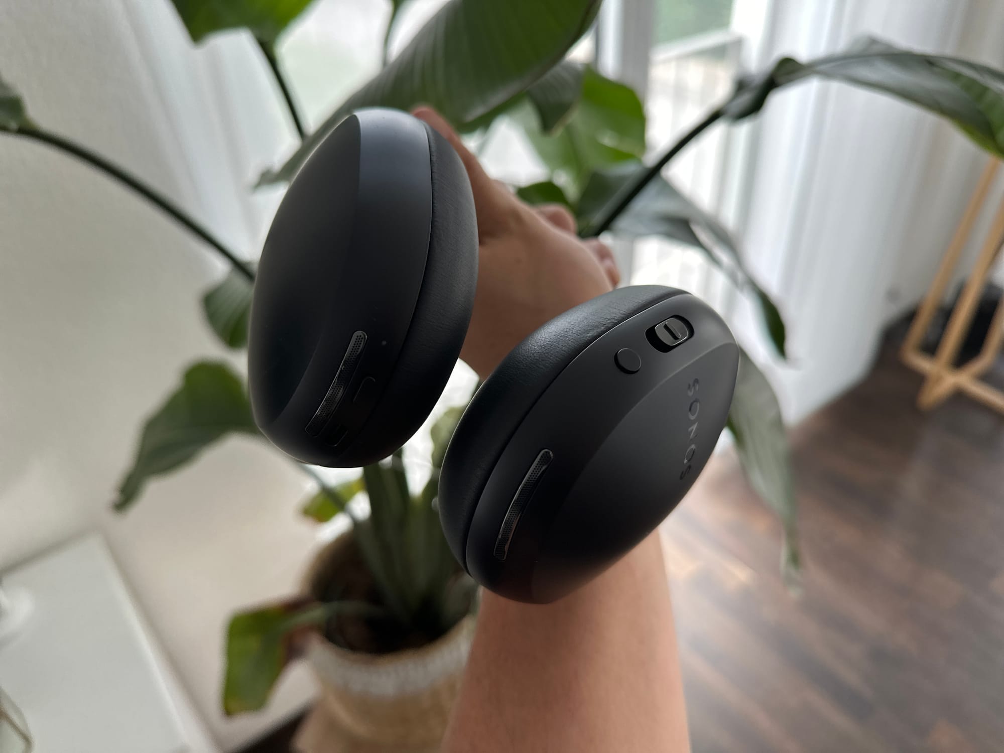 Sonos Ace Blick auf die Tasten