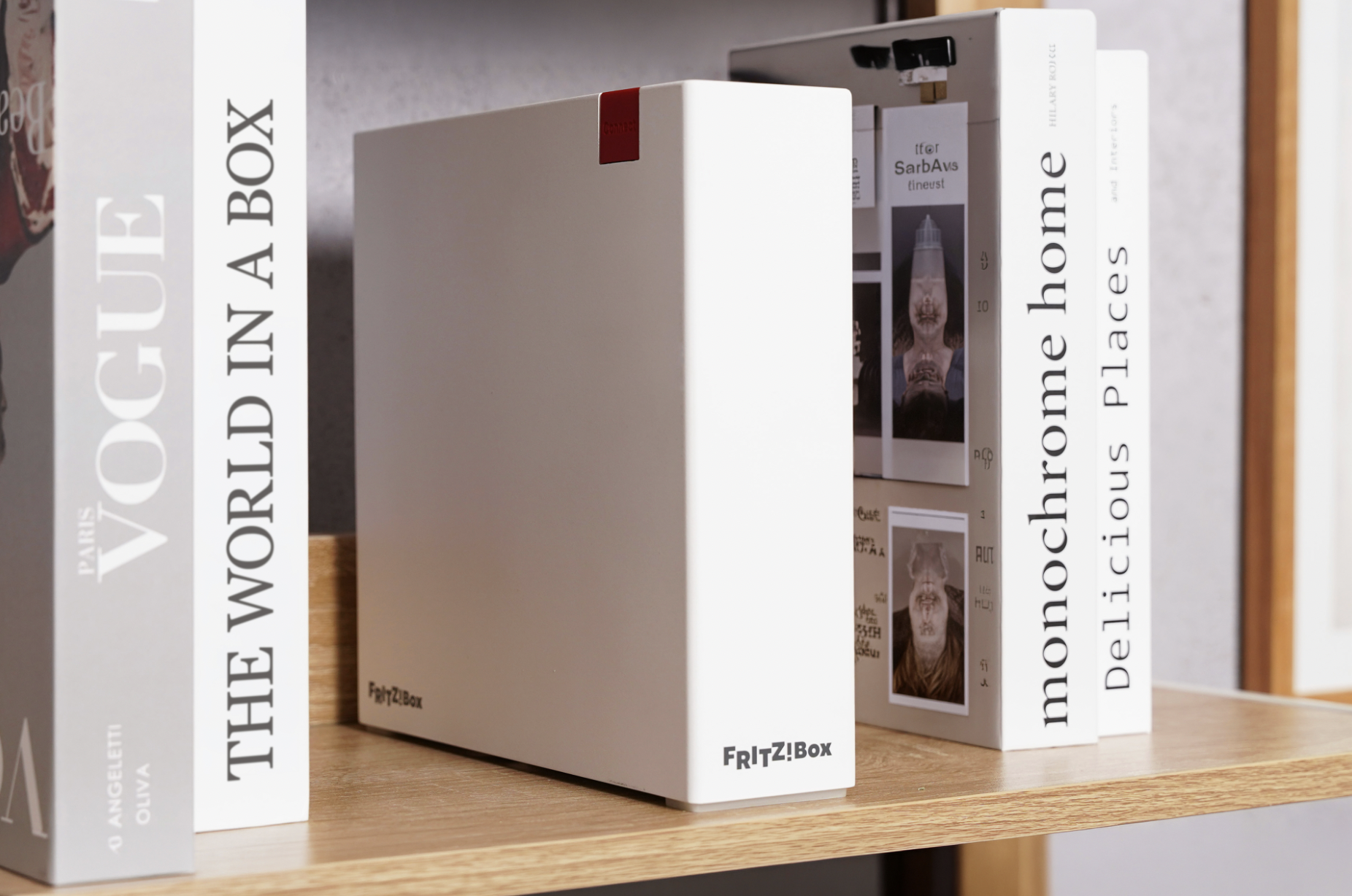 Die neue Box ist weitaus schlichter und fällt weniger auf.