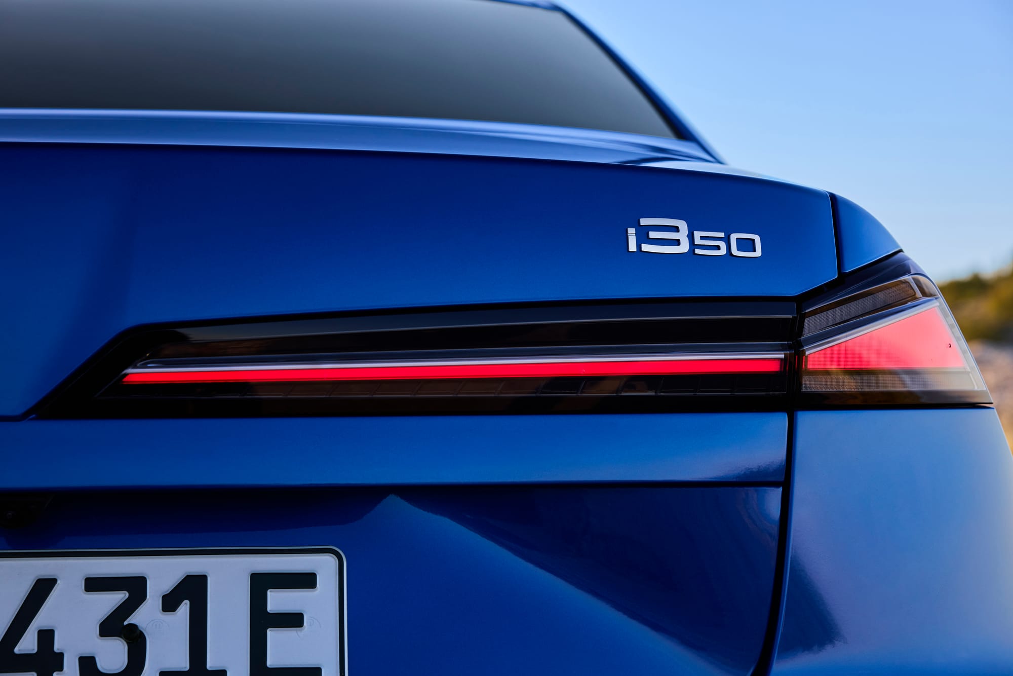 Das Heck vom BMW i3 50 xDrive.