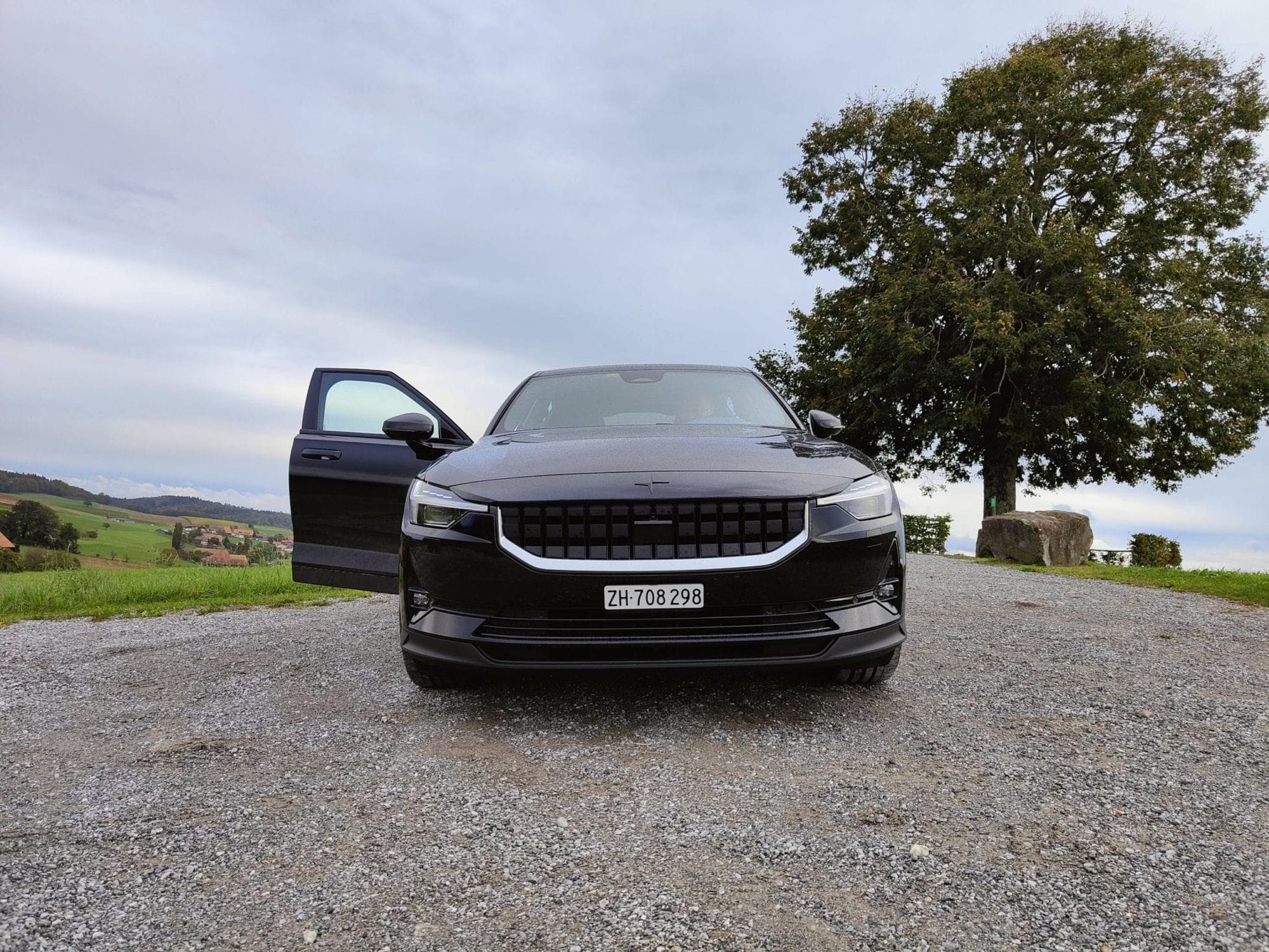 Der Polestar 2 in Schwarz.