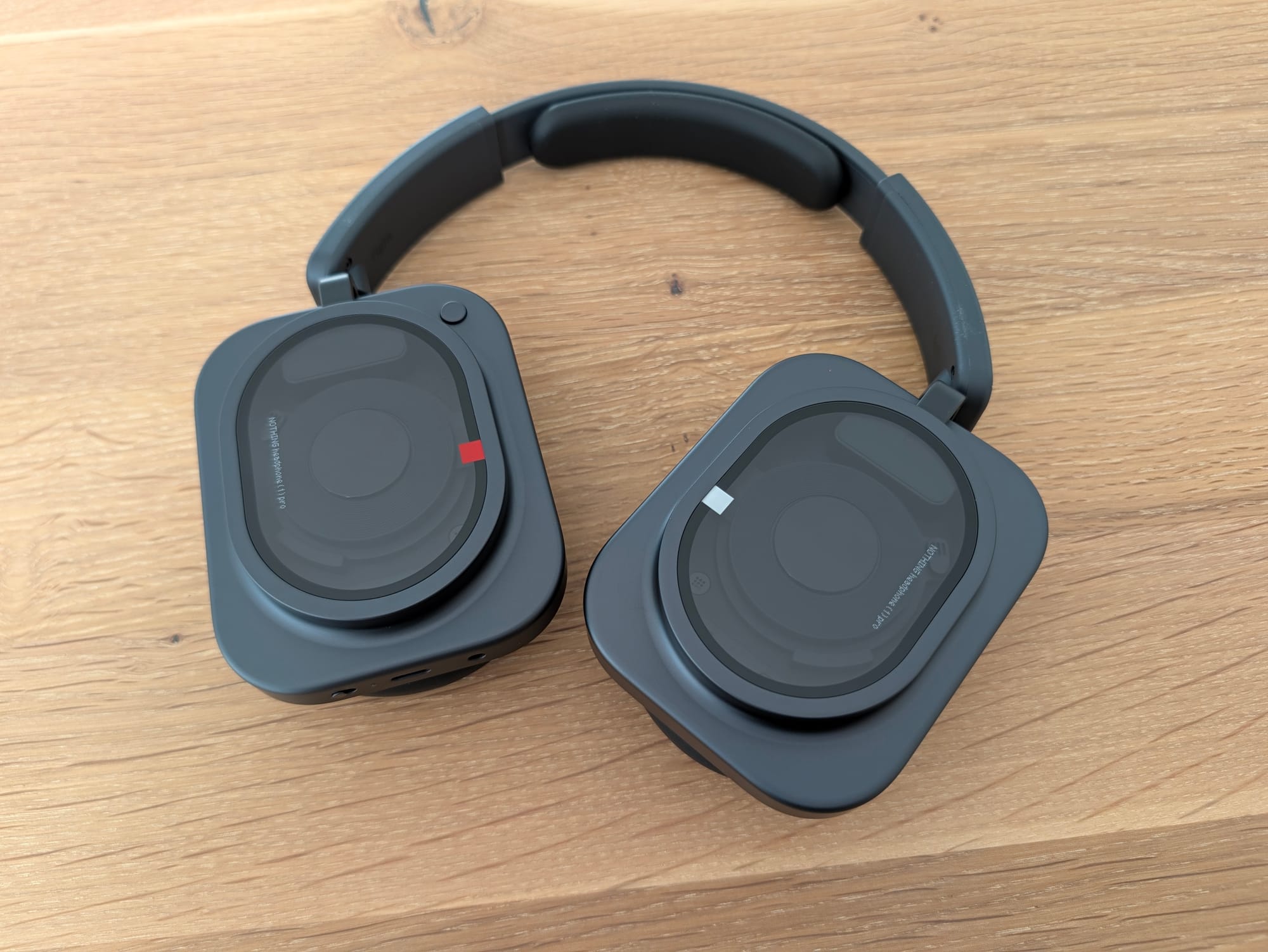 Bild der Nothing Headphone (1) Pro in Schwarz.
