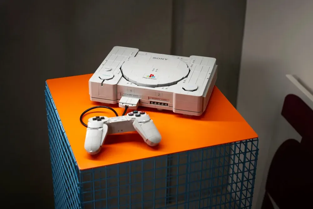 LEGO PlayStation: 1911 Teile für ein Stück Konsolen-Nostalgie