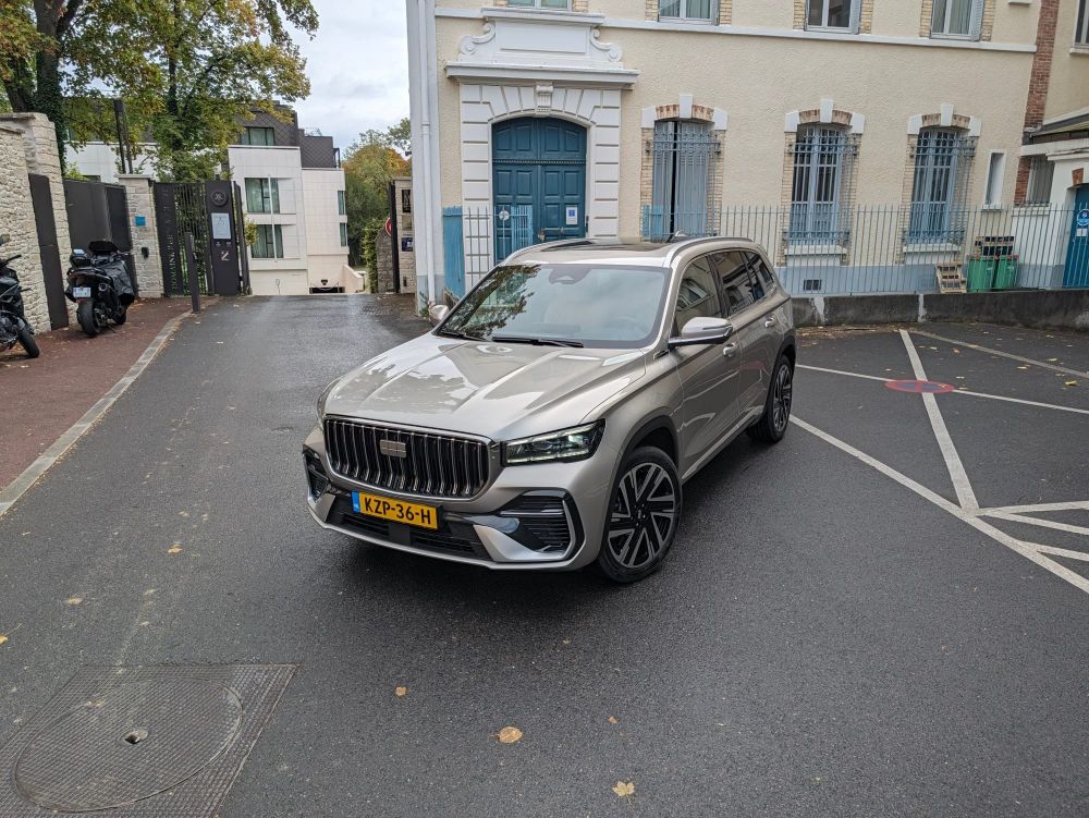 Geely holt Google ins Auto: Maps, Play Store und Gemini kommen ab 2027