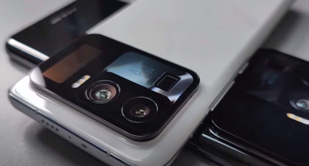 Das Xiaomi Mi 11 Ultra könnte ein Display auf der Rückseite haben