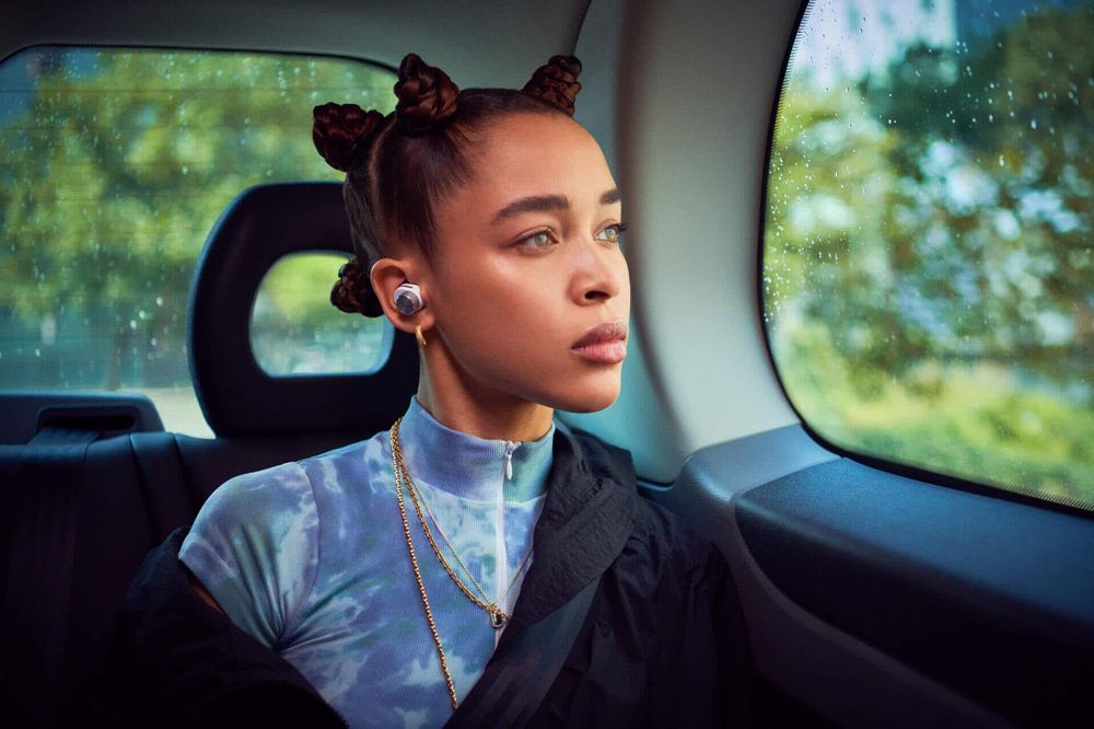 Bowers & Wilkins stellt kabellose In-Ear-Kopfhörer PI5 und PI7 mit einzigartigem Feature vor