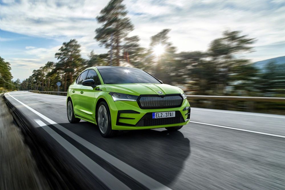 Neues von Skoda: Elektro-Kompaktwagen kommt 2024 und neuer Enyaq angeteasert