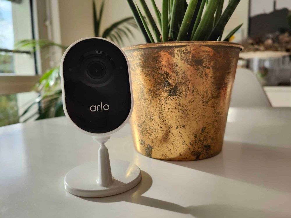 Arlo Essential Indoor Camera im Test: Das günstige Modell weiss zu überzeugen