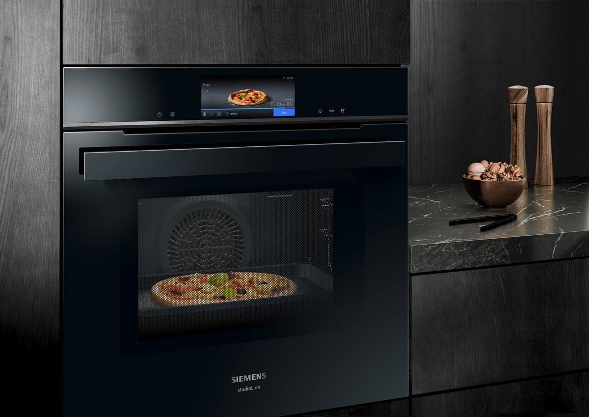 iQ700: Künstliche Intelligenz landet in Backofen von Siemens