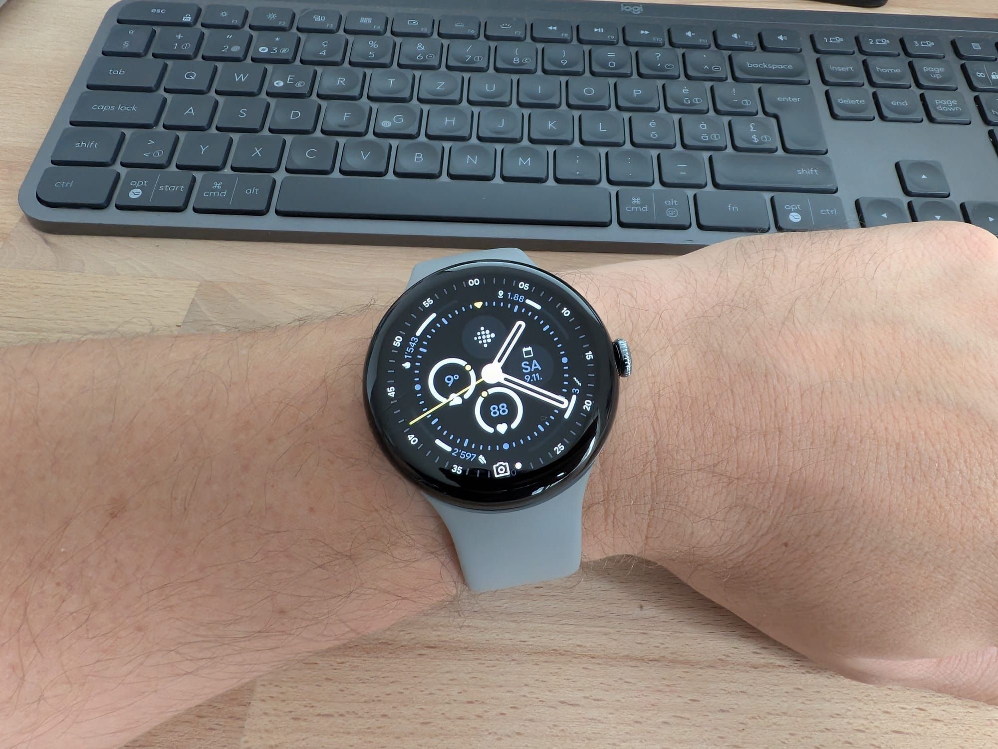 Wear OS 6 ist da: Google Pixel Watch 2 und 3 erhalten neue Funktionen