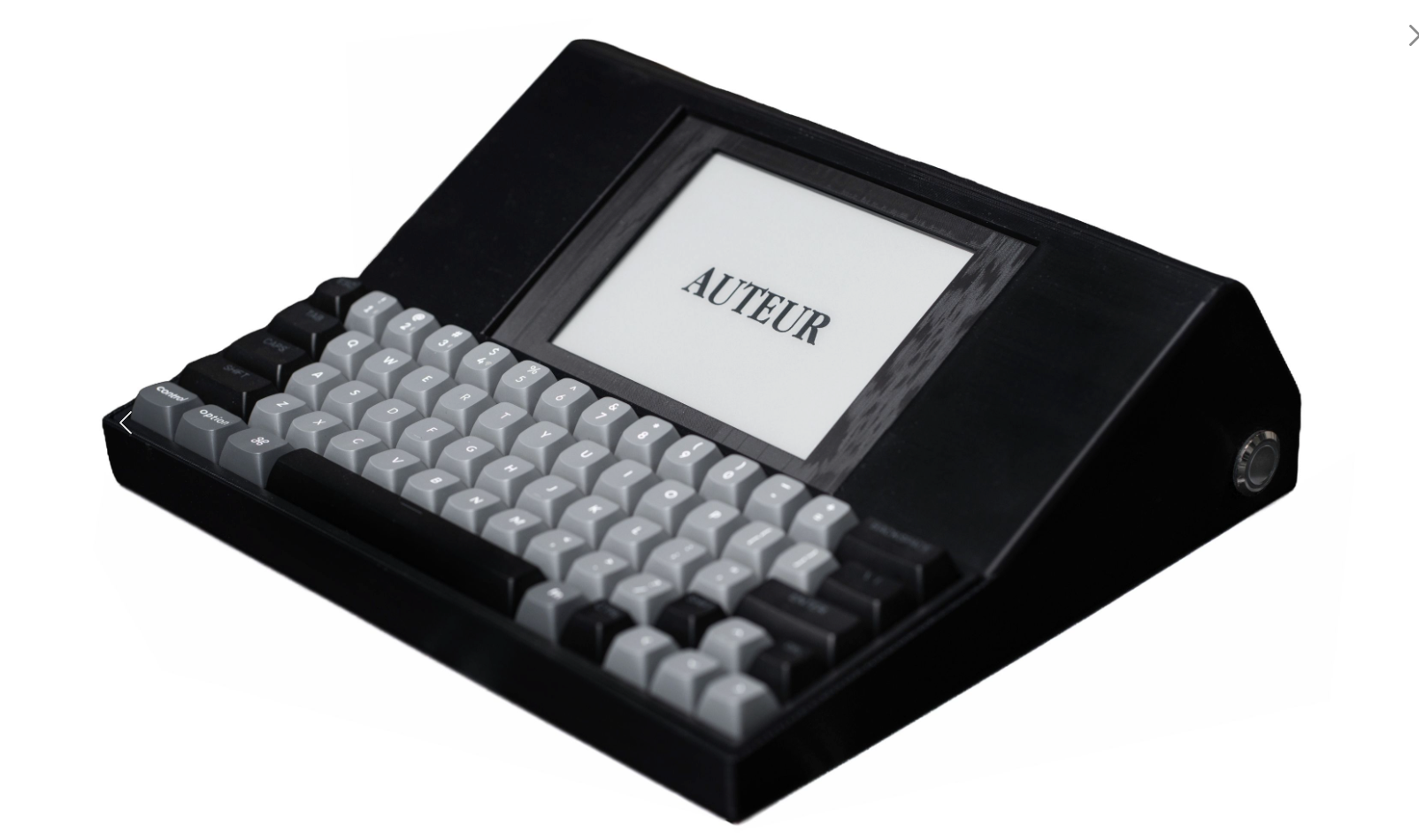 «Auteur» setzt auf ein Schreibmaschinen-Design mit Bildschirm.