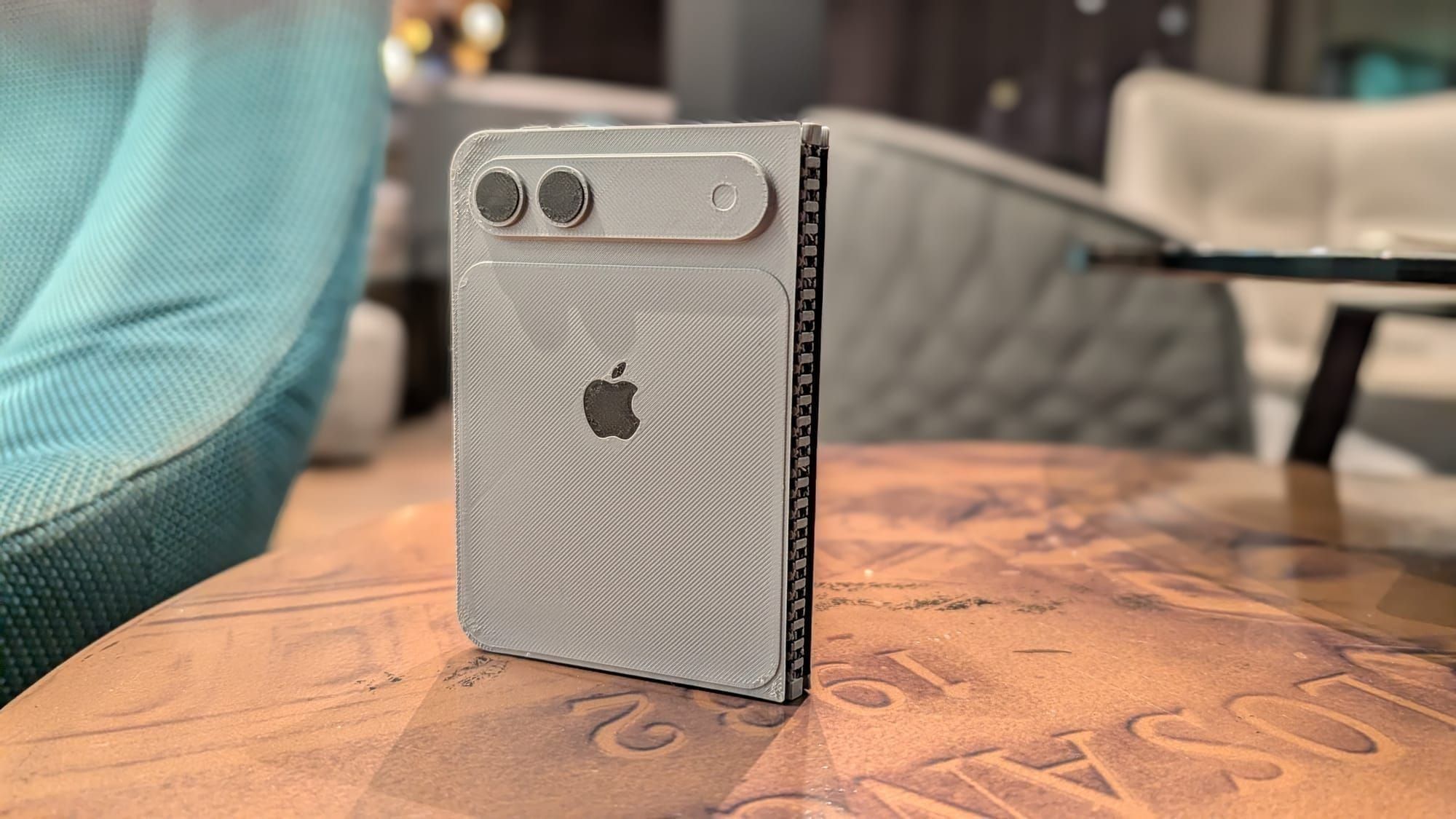 iPhone Ultra: Neue Bilder verraten offenbar die Farben von Apples erstem Falt-iPhone